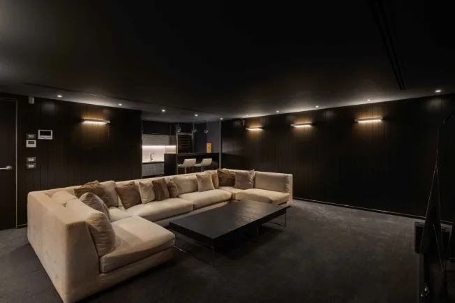 12 Zimmer Villa in Coppet – foto 9 di 13