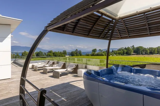 12 Zimmer Villa in Coppet – foto 12 di 13