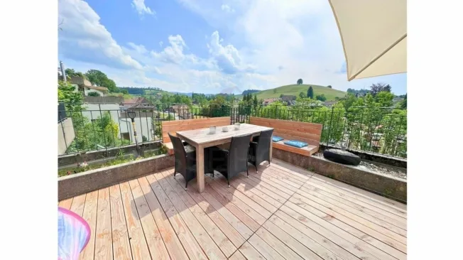 Huttwil Wohnen mit viel Platz - 126 m² Wohnfläche und riesige Terrasse – foto 2 di 17