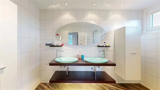 Stilvolles 5.5-Zimmer-Einfamilienhaus mit Doppelgarage und Innenpool – foto 26 di 27