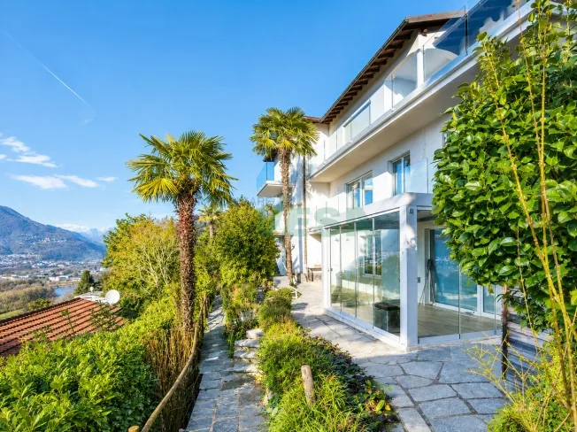 Delizioso appartamento monolocale con vista lago e bella terrazza – foto 12 di 20