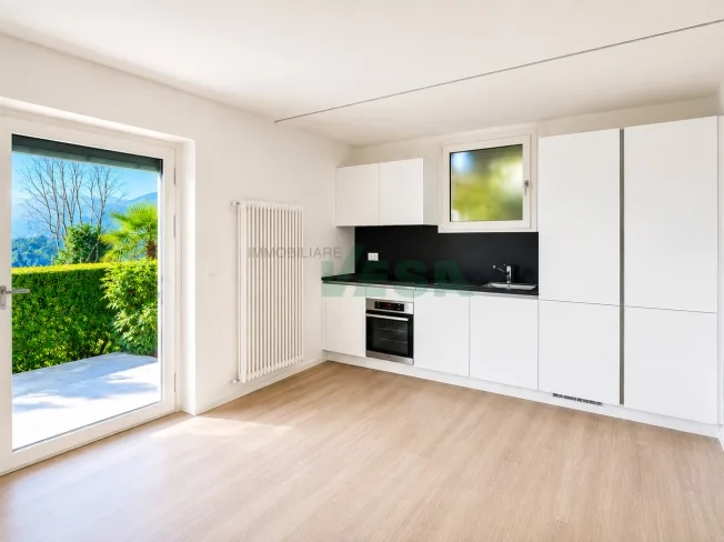 Delizioso appartamento monolocale con vista lago e bella terrazza – foto 18 di 20