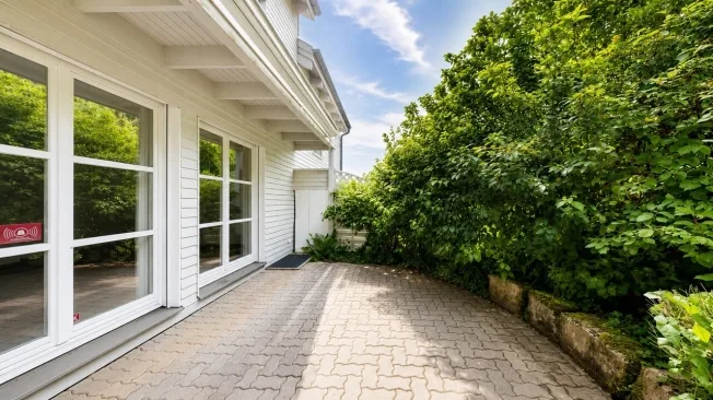 Helles 5.5-Zimmer-Doppelhaus mit Carport und zwei Aussenparkplätzen – Foto 32 von 33