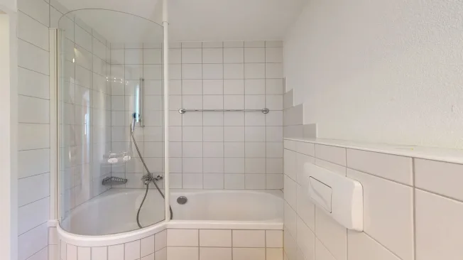 Helles 5.5-Zimmer-Doppelhaus mit Carport und zwei Aussenparkplätzen – Foto 26 von 33