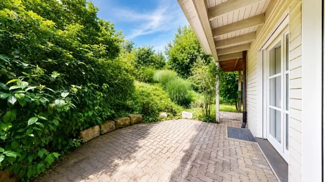 Helles 5.5-Zimmer-Doppelhaus mit Carport und zwei Aussenparkplätzen – Foto 31 von 33