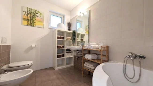 Eleganza urbana con vista sui castelli – Foto 10 von 12
