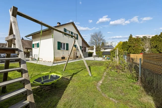 4 Zimmer Einfamilienhaus in Suhr – Foto 11 von 13