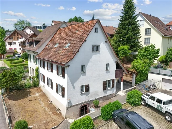 7 Zimmer Einfamilienhaus in Oberwil BL – photo 2 of 30