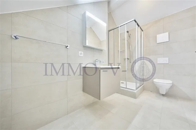 5 Zimmer Wohnung, 1166 Perroy