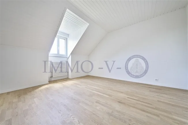5 Zimmer Wohnung, 1166 Perroy