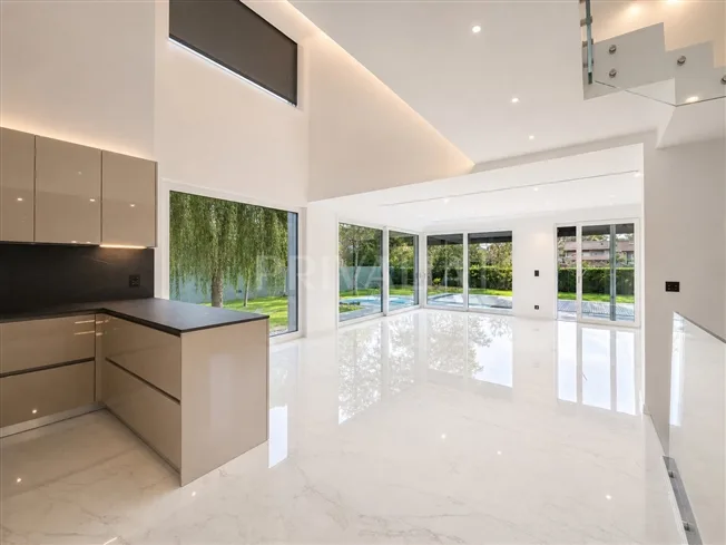 Magnifique villa neuve avec piscine dans un environnement calme et ... – photo 3 of 12
