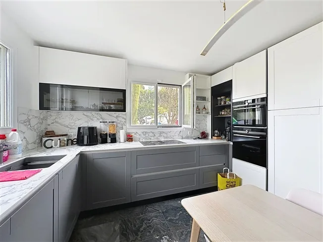 6 Zimmer Einfamilienhaus, 1247 Anières
