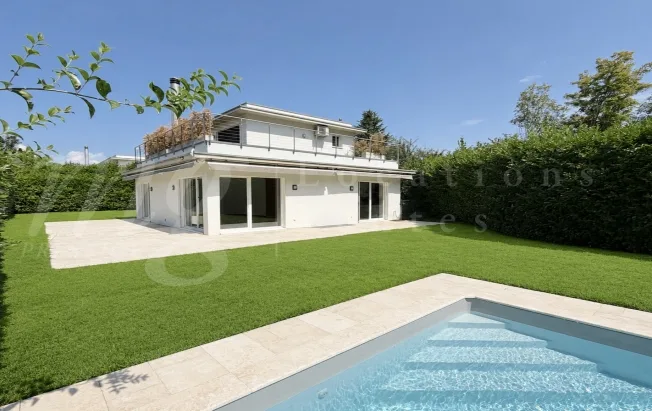 8 Zimmer Einfamilienhaus in Vandoeuvres – photo 2 of 17