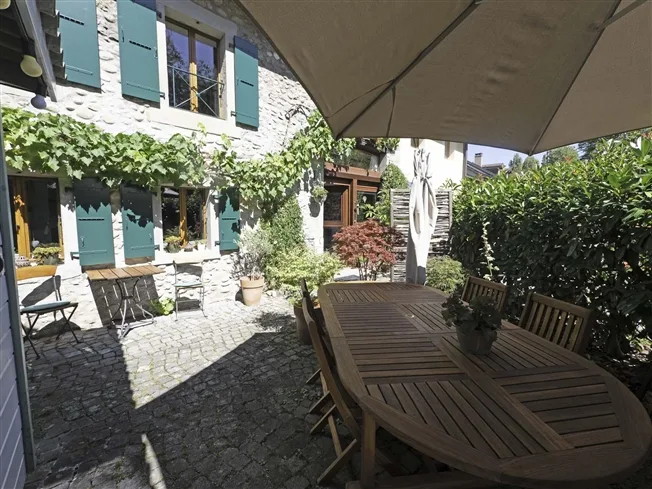 7 Zimmer Einfamilienhaus, 1258 Perly