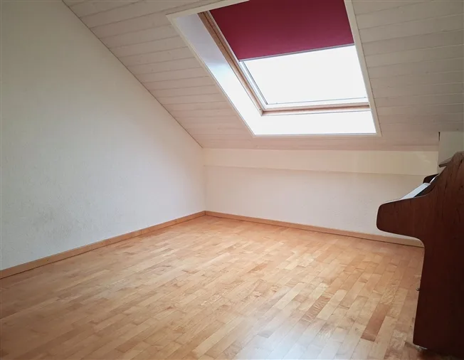 6 Zimmer Wohnung, 1286 Soral