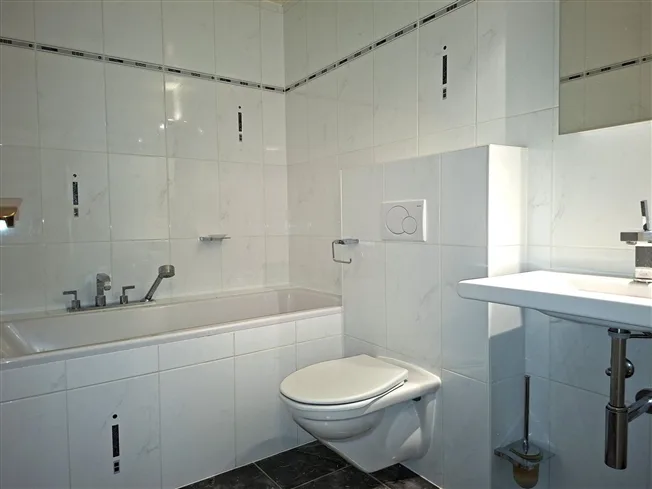 6 Zimmer Wohnung, 1286 Soral