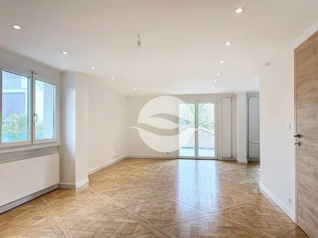 8 Zimmer Einfamilienhaus in Chambésy – photo 3 sur 16