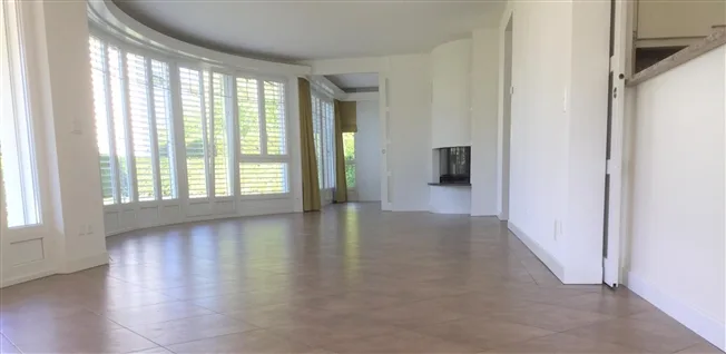 5.5 Zimmer Attikawohnung in Coppet – Foto 2 von 4