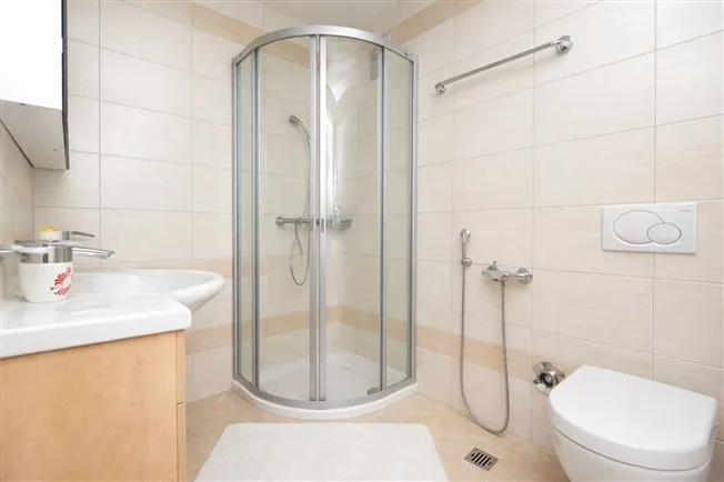 4.5 Zimmer möbl. Wohnobjekt in Montreux – Foto 16 von 16