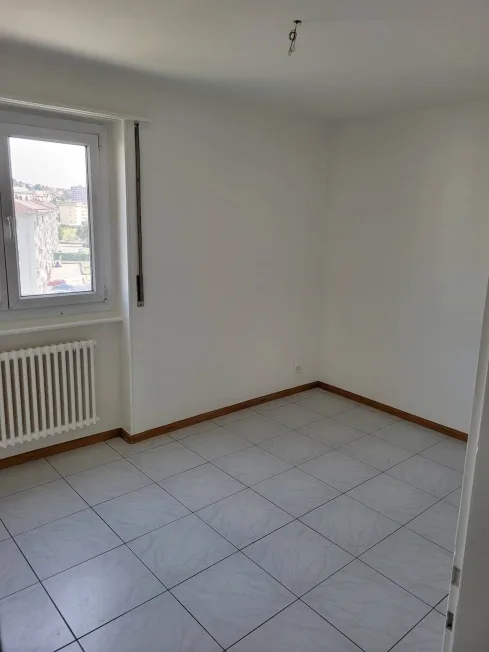 4 Zimmer Wohnung in La Chaux-de-Fonds – photo 2 sur 4