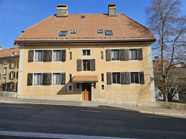 4 Zimmer Wohnung, 2300 La Chaux-de-Fonds
