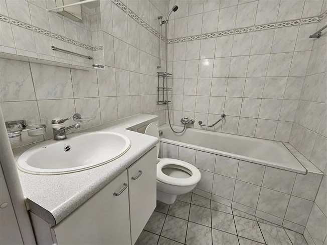 4 Zimmer Wohnung in La Chaux-de-Fonds – Foto 3 von 9