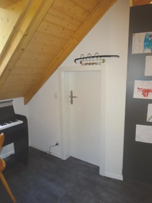 2.5 Zimmer Dachwohnung in Hettiswil BE – Foto 9 von 11
