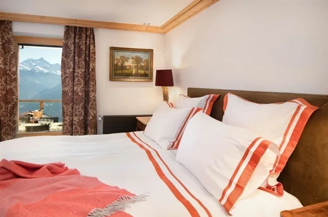 4 Zimmer Chalet in Crans-Montana – Foto 2 von 19