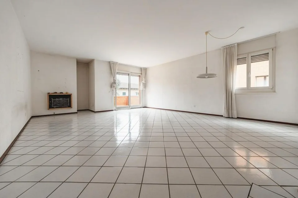 5.5 Zimmer Doppeleinfamilienhaus in Chiasso – Foto 2 von 5