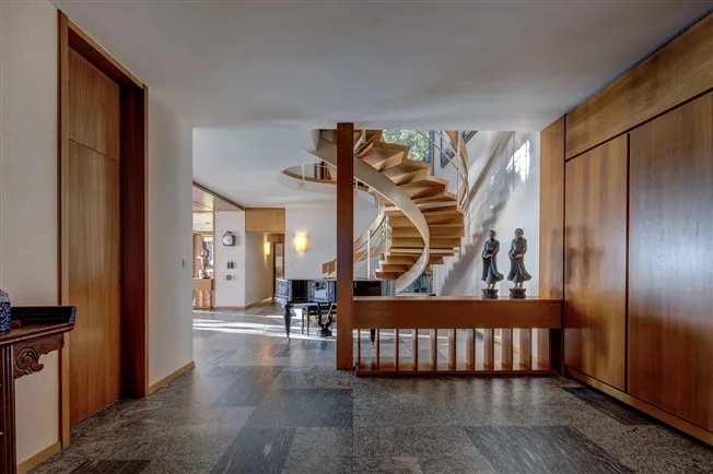 10 Zimmer Einfamilienhaus in Lausanne – Foto 3 von 9