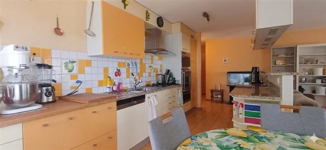 Bello appartamento familiare di 4.5 locali con balconi nel cuore di Prilly – foto 4 di 10