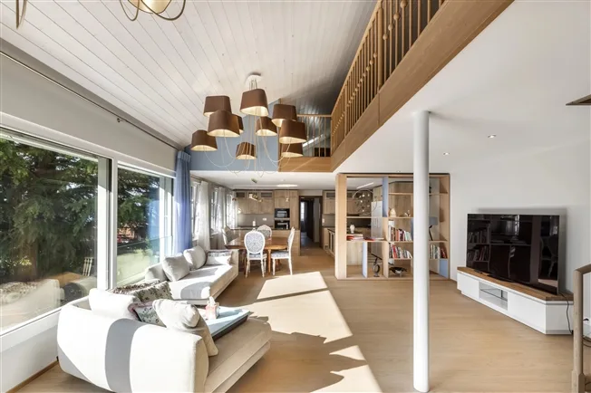 20 Zimmer Einfamilienhaus in Jouxtens-Mézery – Foto 10 von 17