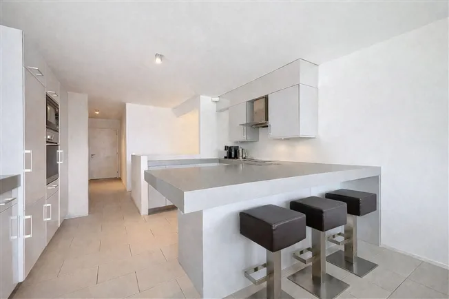 Duplex-Wohnung mit contemporary Architektur, eigenem Garten und Blick auf die Alpen in Pully Sud – Foto 14 von 21