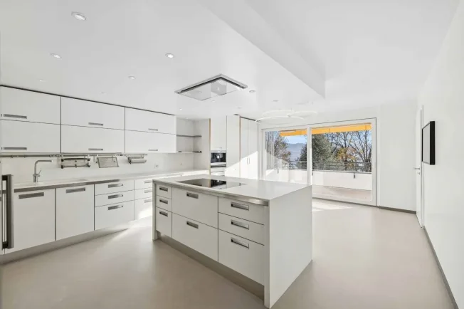Exceptional attic with a magnificent view of the lake – photo 16 of 23