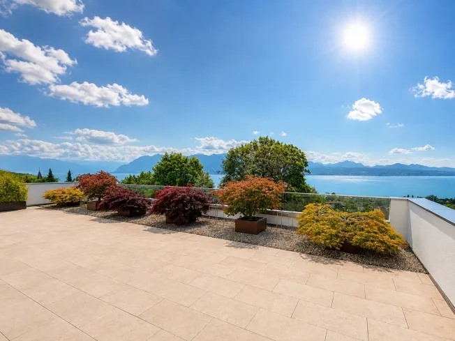 Exceptional attic with a magnificent view of the lake – photo 13 of 23