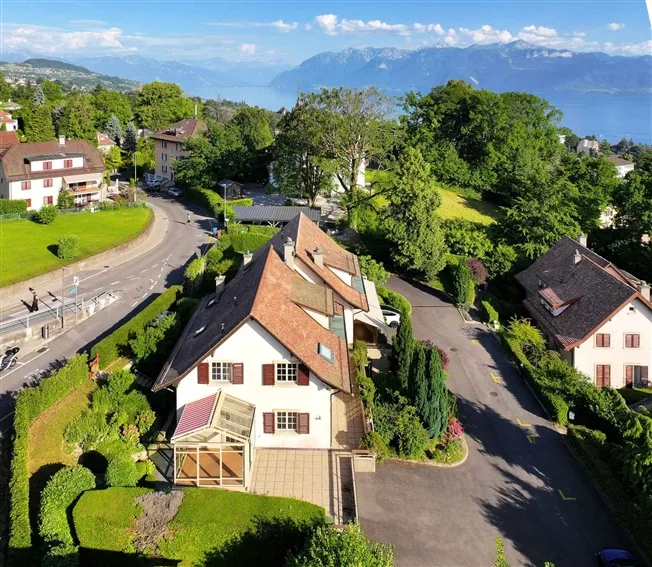 7.5 Zimmer Einfamilienhaus in Lausanne – Foto 8 von 9