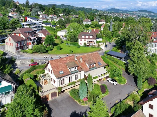 7.5 Zimmer Einfamilienhaus in Lausanne – Foto 9 von 9