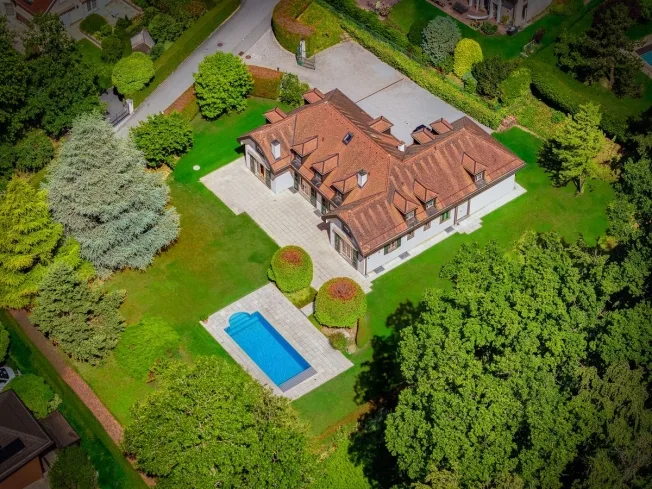 10 Zimmer Einfamilienhaus in Lausanne – Foto 3 von 13