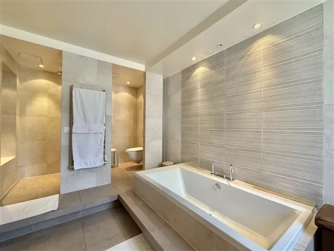 11 Zimmer Villa in Lausanne – Foto 14 von 20