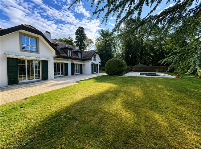 10 Zimmer Einfamilienhaus in Lausanne – Foto 2 von 9