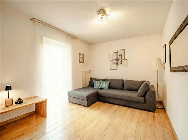 6.5 Zimmer Reihenfamilienhaus, 1020 Renens VD