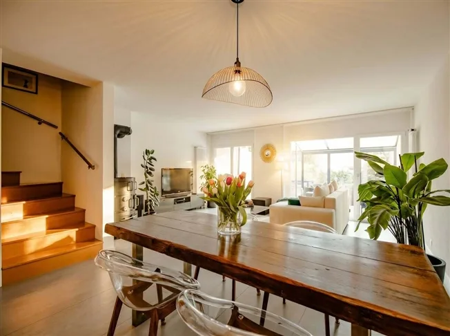6.5 Zimmer Reihenfamilienhaus, 1020 Renens VD
