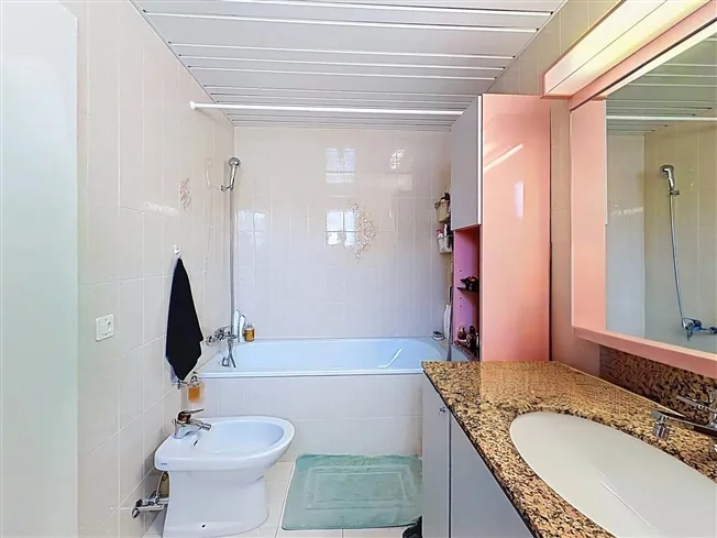 6 Zimmer Einfamilienhaus in Renens VD – Foto 7 von 13