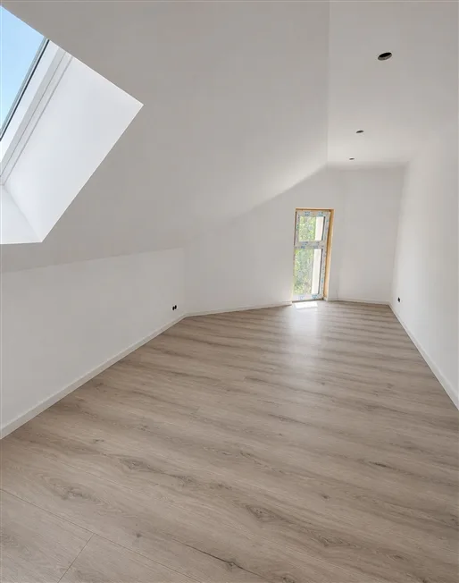 3.5 Zimmer Attikawohnung in Echallens – photo 3 of 11
