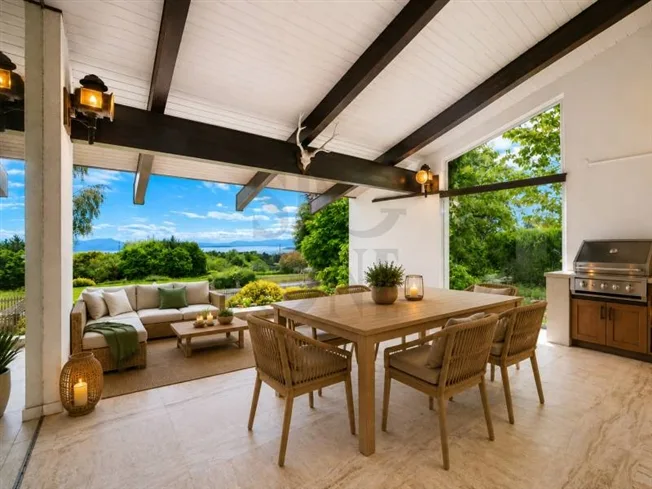 Una villa firmata con vista sul lago e le montagne – foto 6 di 7