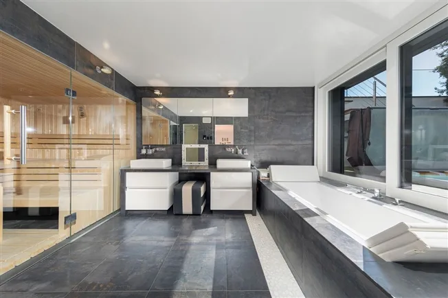 8 Zimmer Einfamilienhaus in La Conversion – Foto 9 von 13