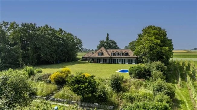 9 Zimmer Einfamilienhaus in Etoy – Foto 4 von 13