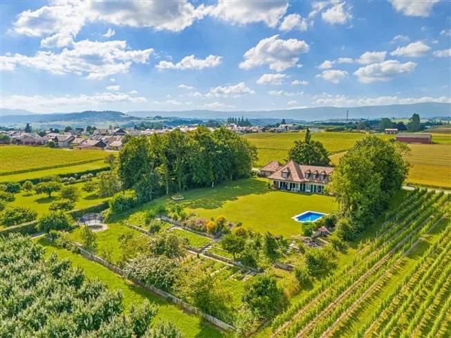 9 Zimmer Einfamilienhaus in Etoy – Foto 3 von 11