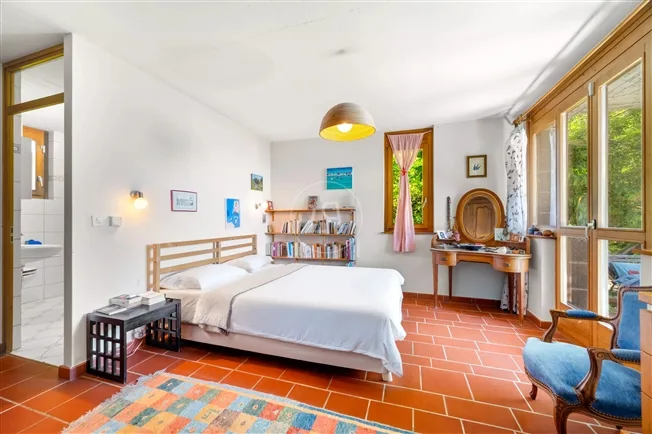 8.5 Zimmer Einfamilienhaus in Essertines-sur-Rolle – photo 10 sur 20