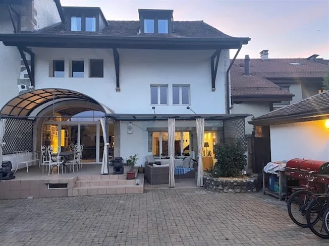 12 Zimmer Reihenfamilienhaus in Genève – photo 3 sur 11